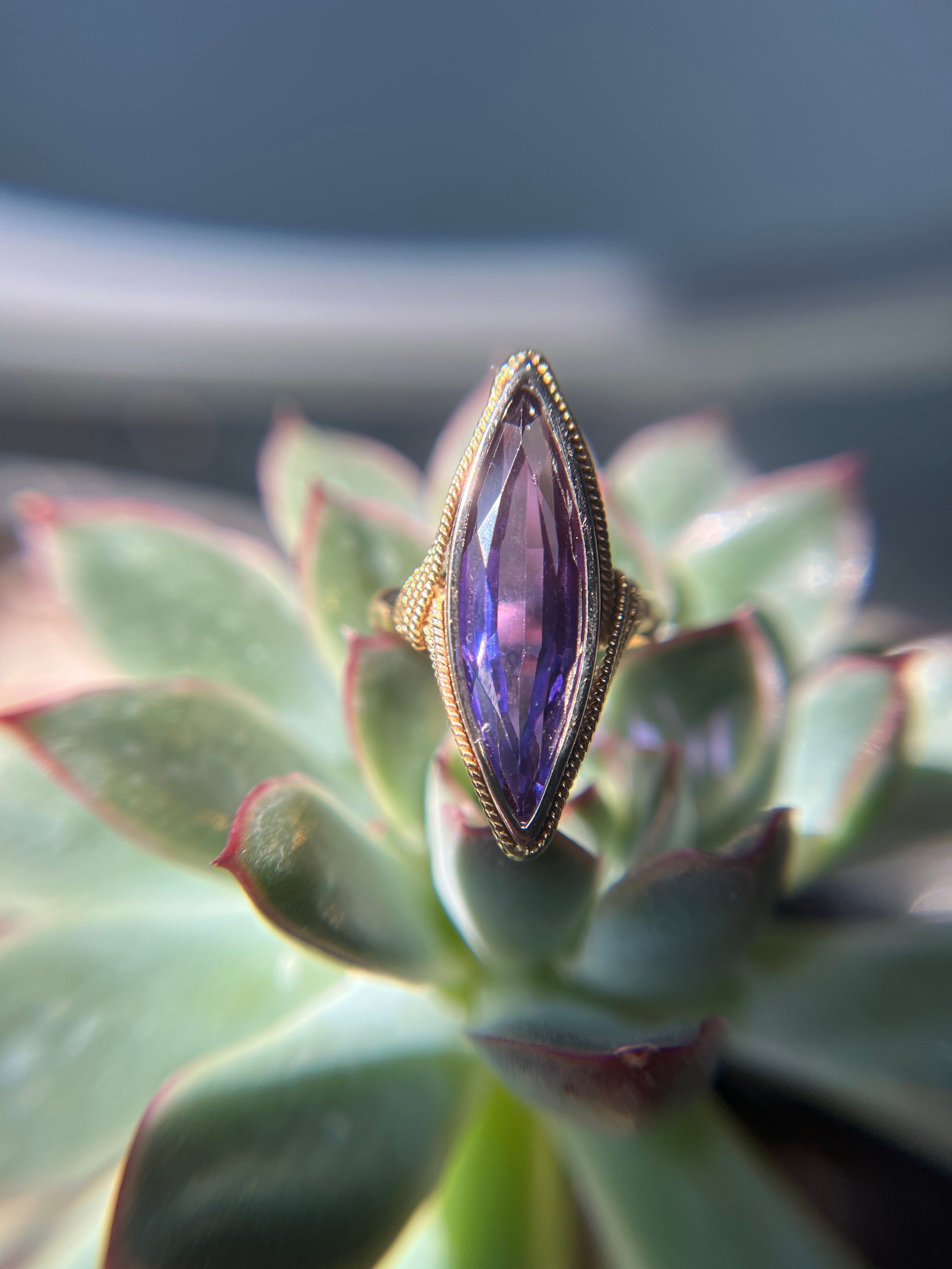 Vintage 18k Synthetic Alexandrite Ring